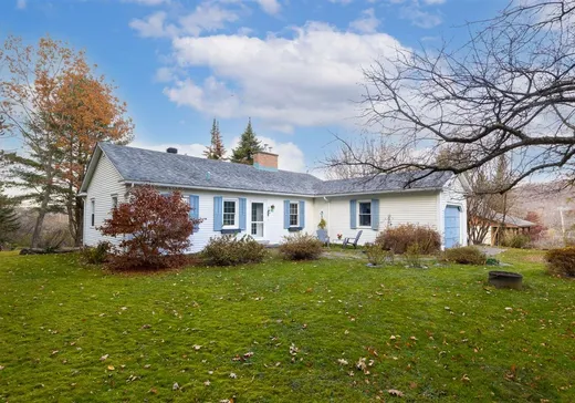 House for sale - 270 Rue Merrill, Magog, J0B 2C0