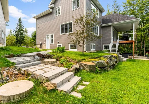 Maison à vendre - 4 Rue de la Rivière, Lac-Brome, J0E 1R0