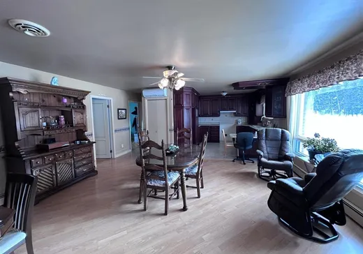 Chalet à vendre - 707 Av. du Parc, Valcourt, J0E 2L0