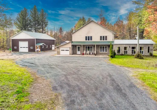 Two or more stories for sale - 233 Rg du Moulin-Rouge, St-Leonard-D'Aston, J0C1M0