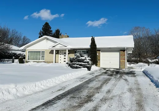 Chalet à vendre - 460 Boul. des Bois-Francs S., Victoriaville, G6P5X9