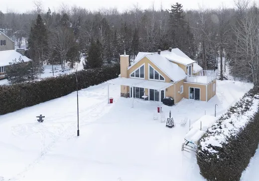 Two or more stories for sale - 1064 Ch. Pont-Blanc, Beaulac-Garthby, G0Y1B0