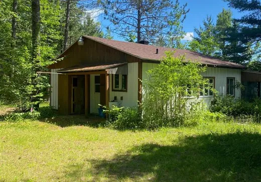 Chalet à vendre - 221 Ch. du Lac-Goulet, St-Mathieu-Du-Parc, G0X1N0