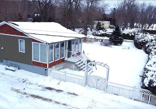 Chalet à vendre - 125 Rue du Bord-de-l'Eau, Asbestos, J0A1L0