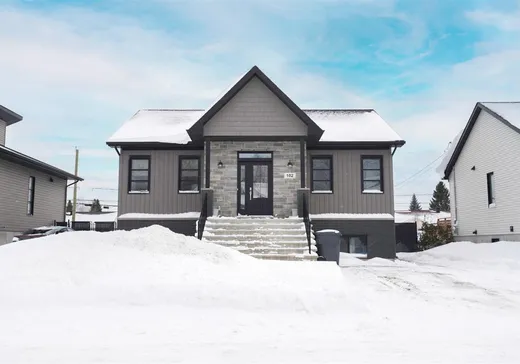 Chalet à vendre - 102 Rue Maryse-Beaumont, Drummondville, J2A0P2