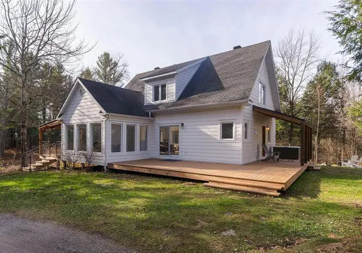 House for sale - 400 Ch. Élie, Sutton, J0E 2K0