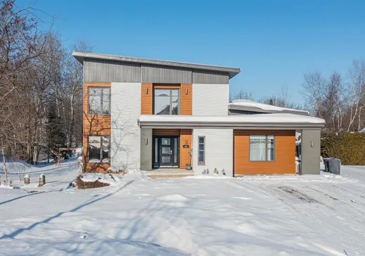 Two or more stories for sale - 40 Rue du Mistral, Drummondville, J2A0G4