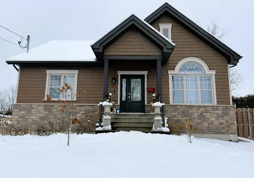 Two or more stories for sale - 48 119e Avenue, Drummondville, J2B4C2