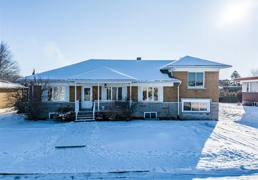 Bungalow for sale - 721 Boul. St-Alexandre, Louiseville, J5V1L5