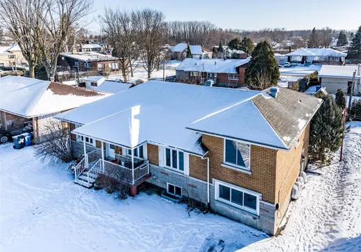 Maison à vendre - 721 Boul. St-Alexandre, Louiseville, J5V 1L5