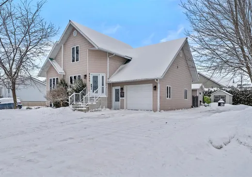 Two or more stories for sale - 4630 Rue Carpentier, St-Cyrille-De-Wendover, J1Z1H4