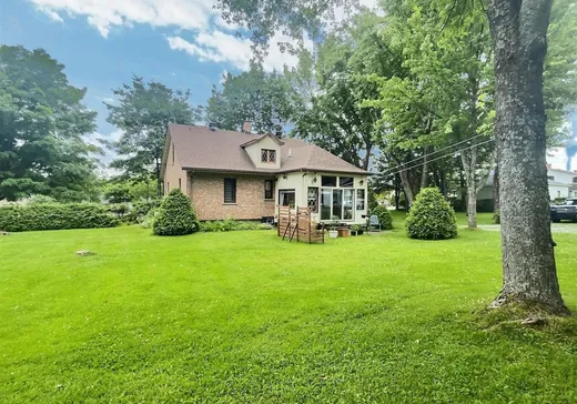 Maison à vendre - 375 2e Avenue, Weedon, J0B 3J0