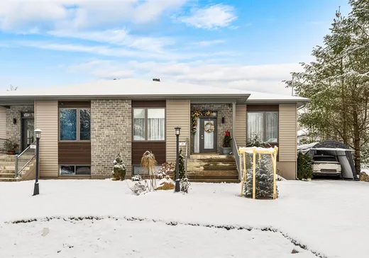 Bungalow à vendre - 18 Rue des Bourgeons, Knowlton, J0E1V0