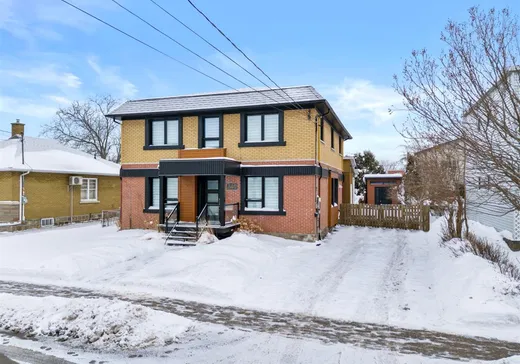 Two or more stories for sale - 840 Rue St-Pierre, Drummondville, J2C3X3