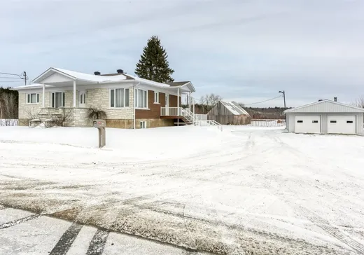 Chalet à vendre - 1120 Av. Principale, St-Élie-de-Caxton, G0X2N0