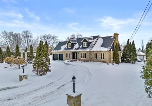 Un étage et demi à vendre - 3475 Rue St-Pierre, Drummondville, J2B6V2