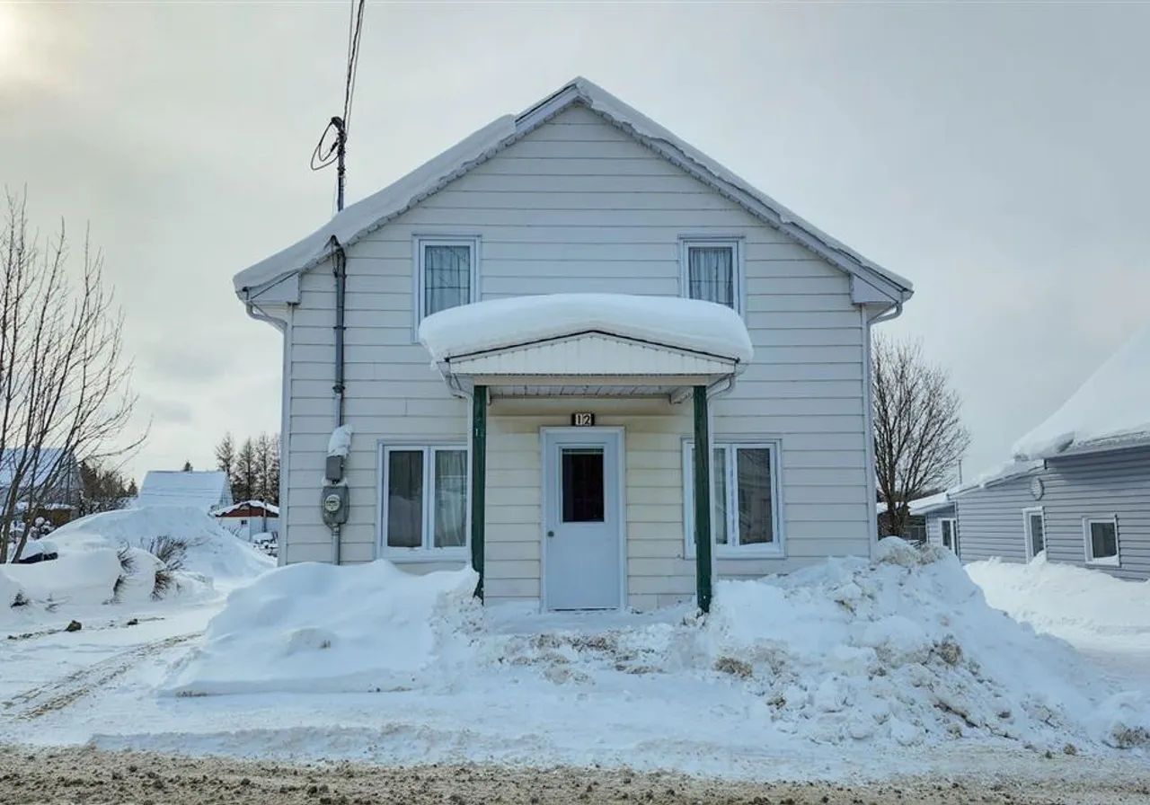 Maison à vendre - 12 Rue Principale N., Saint-Hubert-de-rivière-du-loup, G0L 3L0