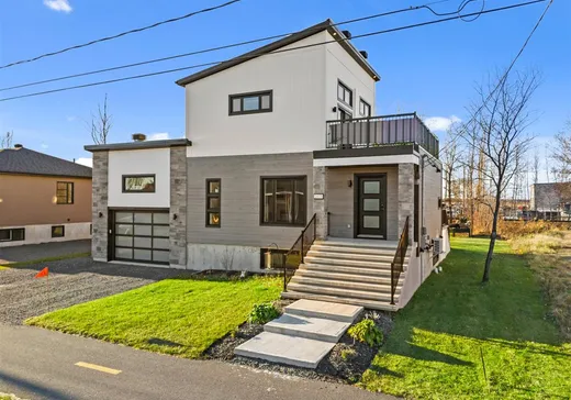 Two or more stories for sale - 2605 Rue Guèvremont, St-Cyrille-De-Wendover, J1Z1H9