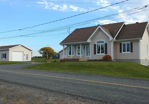 Chalet à vendre - 77 Rue de la Croix, Matane, G0J3H0