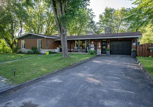 Bungalow for sale - 63 Boul. Coakley, Val des Sources, J1T1A1