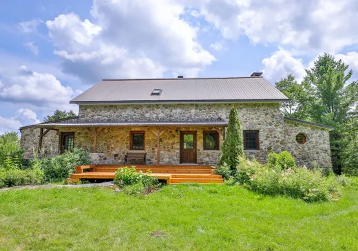 Two or more stories for sale - 1950 Route Principale, Wentworth, J0T1Y0