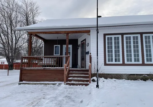 Maison à étages à vendre - 62 Rue Chouinard, Pointe-Lebel, G0H1N0