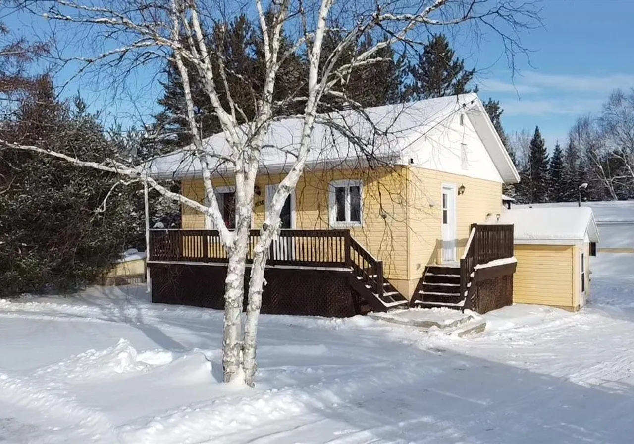 Cottage for sale - 1038 Route 155 N., La Tuque, G9X 0A7