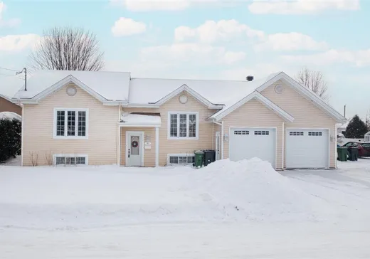 Bungalow for sale - 331 Rue Jérôme, St-Cyrille-De-Wendover, J0C1A0