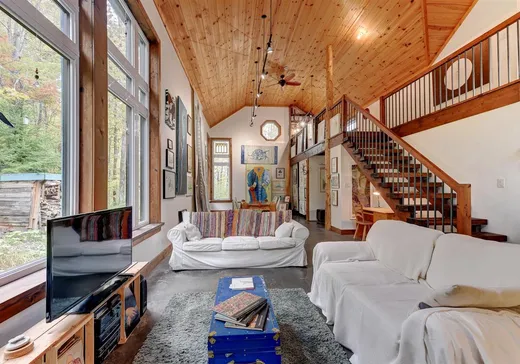 Maison à vendre - 3 Rue du Hameau, Ste-Catherine-De-Hatley, J0B 1W0
