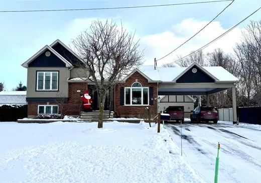 Paliers multiples à vendre - 560 Rue Lecavalier, Drummondville, J2B8A8