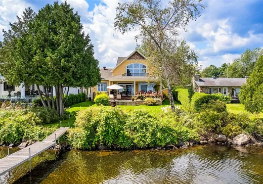 Maison à étages à vendre - 321 Av. du Parc, Magog, J1X5V7