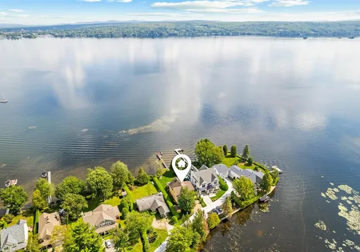 Maison à vendre - 321 Av. du Parc, Magog, J1X 5V7