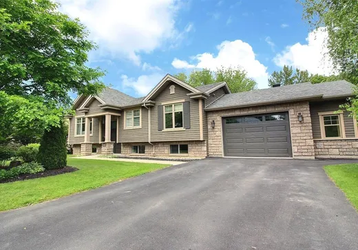 Bungalow à vendre - 810 Rue Nadeau, Drummondville, J2C5E6