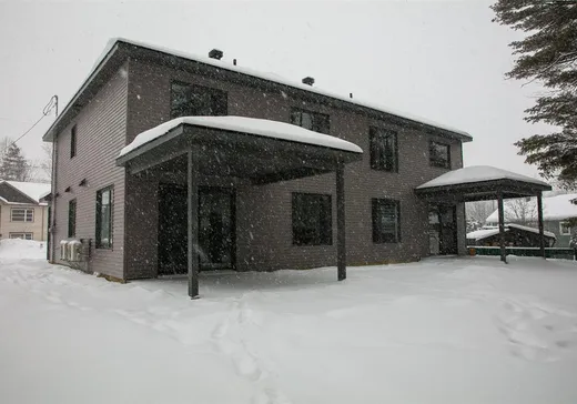 Maison à vendre - 4 Rue Laurel, Magog, J0B 1C0