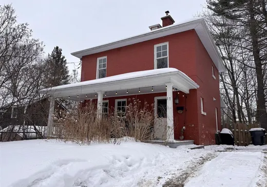 Two or more stories for sale - 17 Rue Clough, Lennoxville, J1M1V7