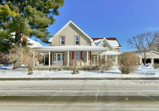Maison à étages à vendre - 83 Rue St-Marc, Coaticook, J1A2M2