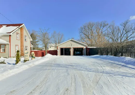 Maison à vendre - 83 Rue St-Marc, Coaticook, J1A 2M2