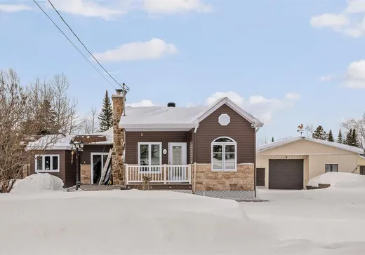 Bungalow à vendre - 42 Ch. des Bouleaux, St-Tite-Des-Caps, G0A4J0