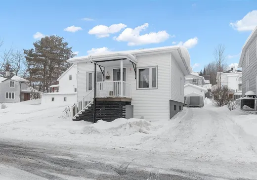 Chalet à vendre - 89 Rue St-Pierre, St-Malachie, G0R 4L0