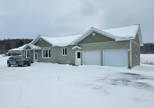 Maison à étages à vendre - 146 Route de St-Paulin, Les Mechins, G0J1T0