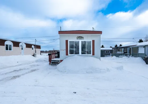 Maison à étages à vendre - 1049 Rue Lussier, Mont-Joli, G5H2N3
