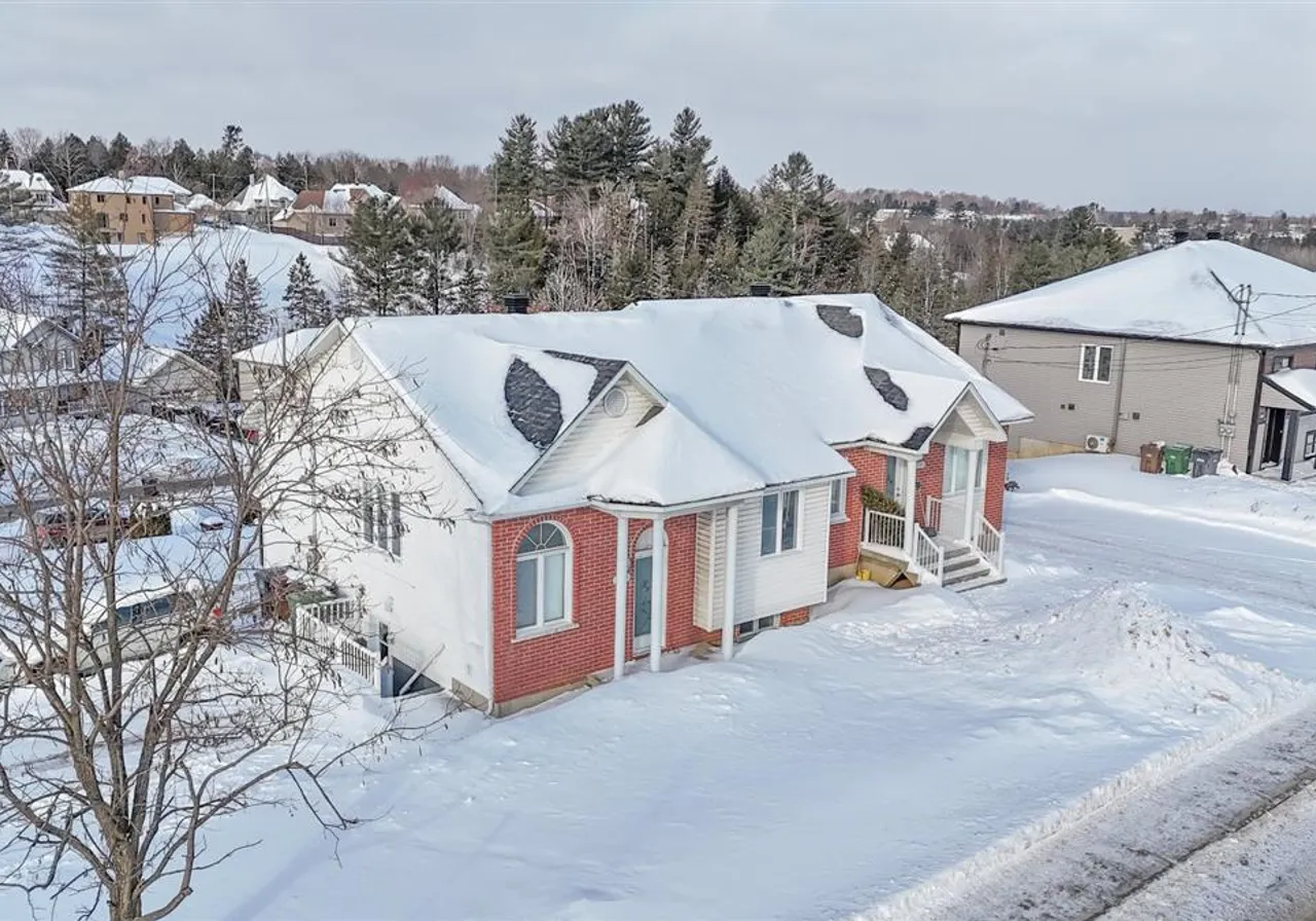 Maison à vendre - 3405 Rue Galt O., Sherbrooke, J1K 3B9