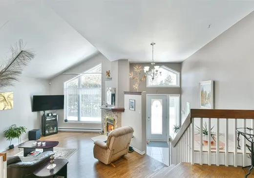 Maison à vendre - 741 Rue Marcel, Sainte-Adèle, J8B 1L7