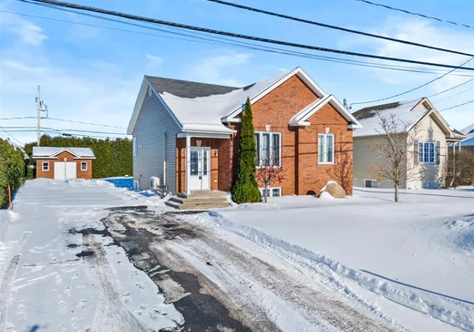 Bungalow à vendre - 2470 Rue de la Commune, Drummondville, J2B0A9