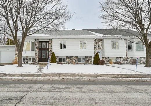 Maison à étages à vendre - 2481 Rue Jean-Béliveau, Longueuil, J4L2L3