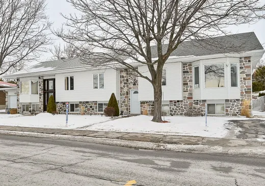 Maison à vendre - 2481 Rue Jean-Béliveau, Longueuil, J4L 2L3