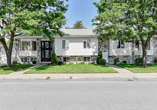 Maison à vendre - 2481 Rue Jean-Béliveau, Longueuil, J4L 2L3