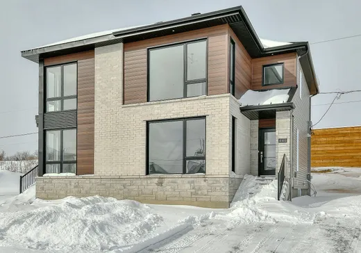 Maison à étages à vendre - 446 Rue du Muscat, Sainte-Marthe-sur-le-Lac, J0N1P0