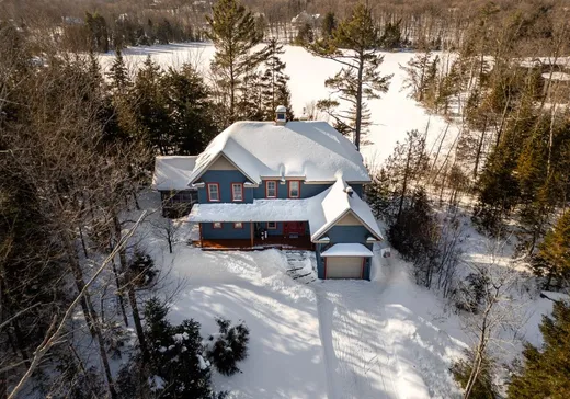 Two or more stories for sale - 29 Ch. des Mésanges, Ste-Anne-Des-Lacs, J0R1B0