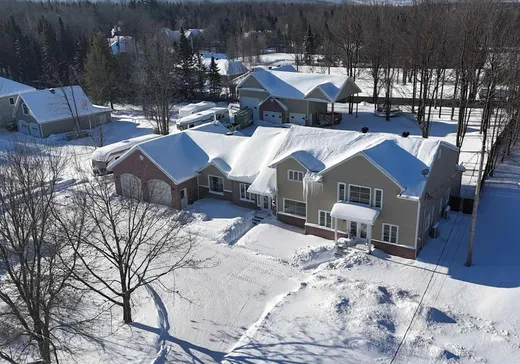 Two or more stories for sale - 154 Rue Viger, Sherbrooke, J0B3G0